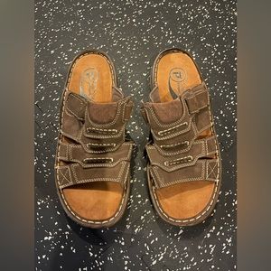 Men’s Leather Propét sandal size 11W
